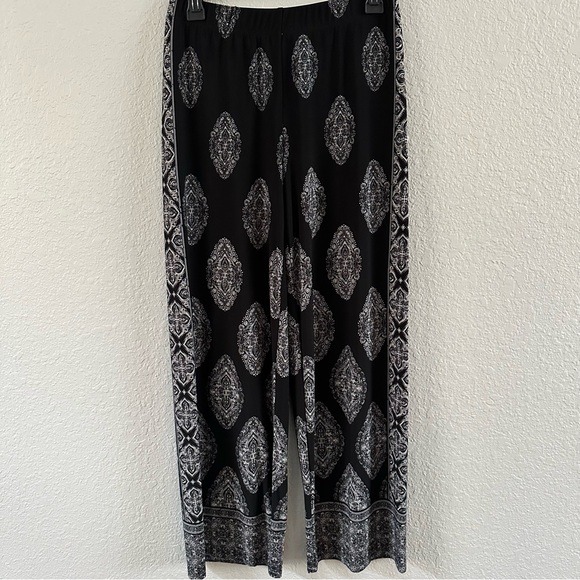 Susan Graver Pants - Elegant Black and White Wide-Leg Patterned Print Pants – Size XS